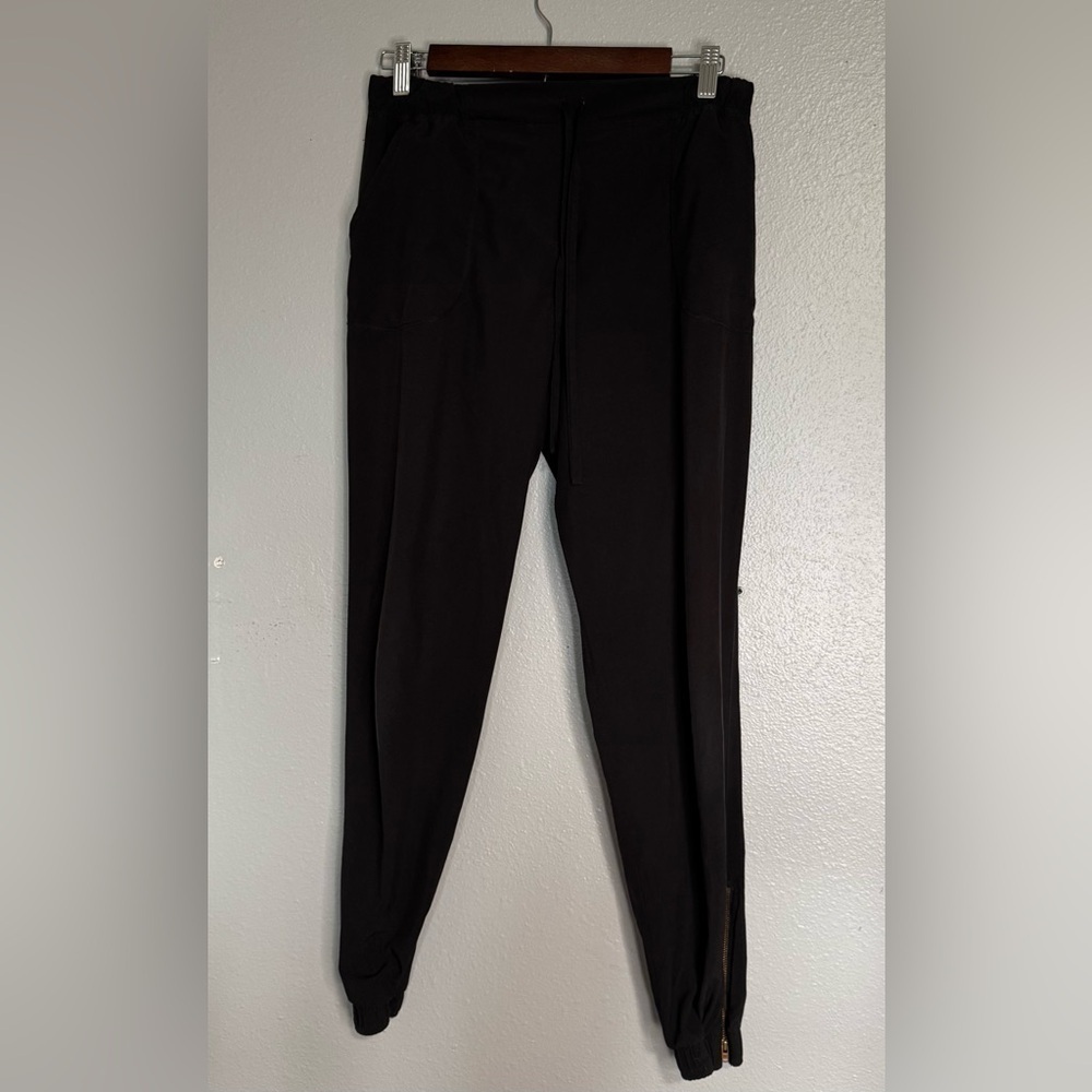 Albion Women's blk lightweight joggers